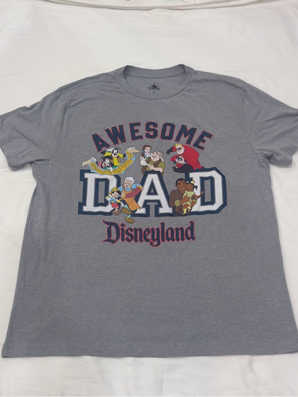 Disney Gray 'Awesome Dad' Disneyland Graphic Tee XL